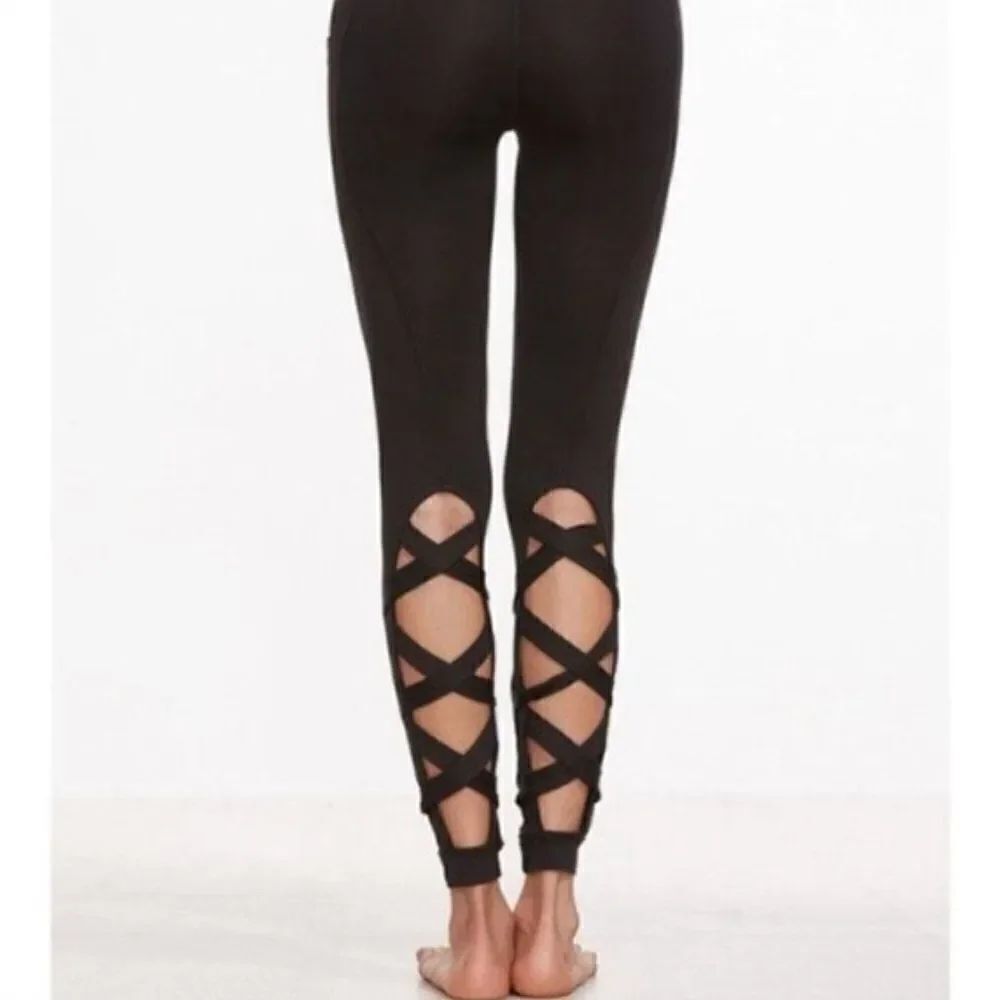 PINK Victoria’s Secret Yoga Criss Cross Leggings Pant in Size XS